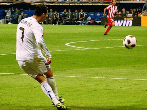 10 pha kien tao hay nhat su nghiep cua Ronaldo hinh anh