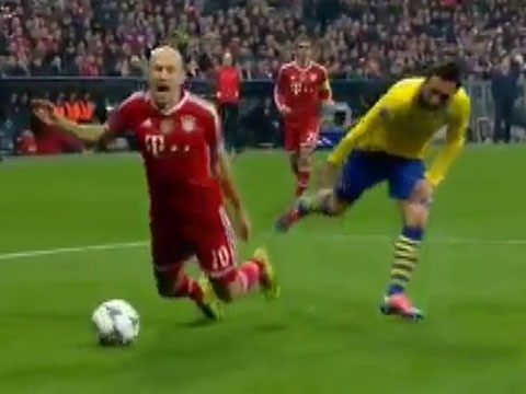 Pha bay nga an va tuyet dep cua Robben hinh anh