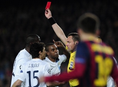 Bao Anh nghi van trong tai thien vi Barca, xu ep Man City hinh anh