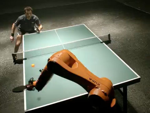 Robot thang cuu tay vot bong ban so 1 the gioi hinh anh