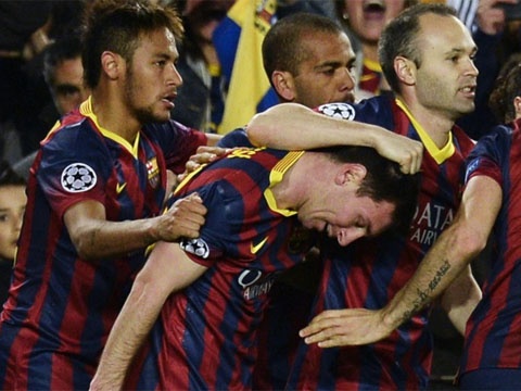 Man trinh dien cua Neymar, Messi truoc Man City hinh anh