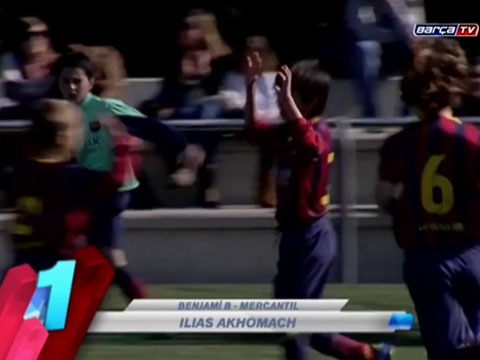 Sao nhi La Masia solo ghi ban nhu Messi hinh anh