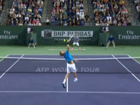 Pha lop bong qua dau doi thu day tinh quai cua Federer hinh anh