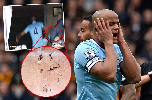 Nhan the do, Kompany trut gian len buc tuong hinh anh