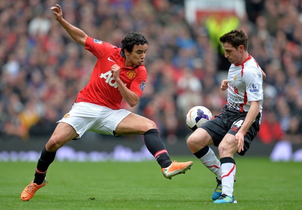 Co dong vien M.U khong hieu vi sao Rafael choi du 90 phut hinh anh