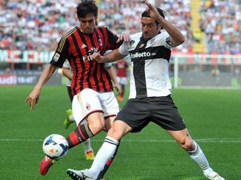 Man trinh dien cua Kaka truoc Parma hinh anh