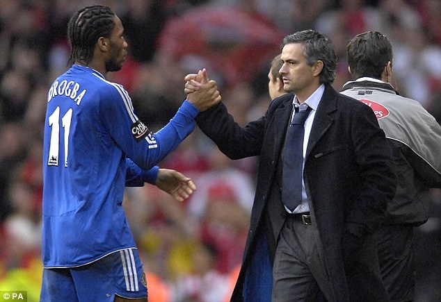 Jose Mourinho lung lac tinh than Drogba truoc dai chien hinh anh