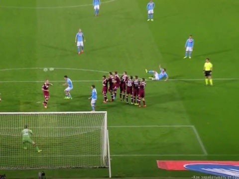 Pha truot nga sieu hai cua Gonzalo Higuain hinh anh