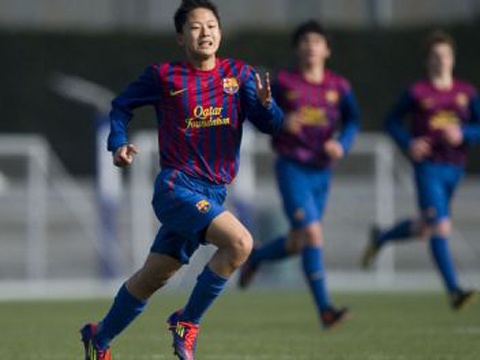 Messi Han Quoc tu choi Chelsea va Liverpool de o lai Barca hinh anh