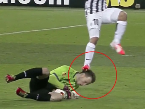 Carlos Tevez dap thang vao dau thu thanh Fiorentina hinh anh