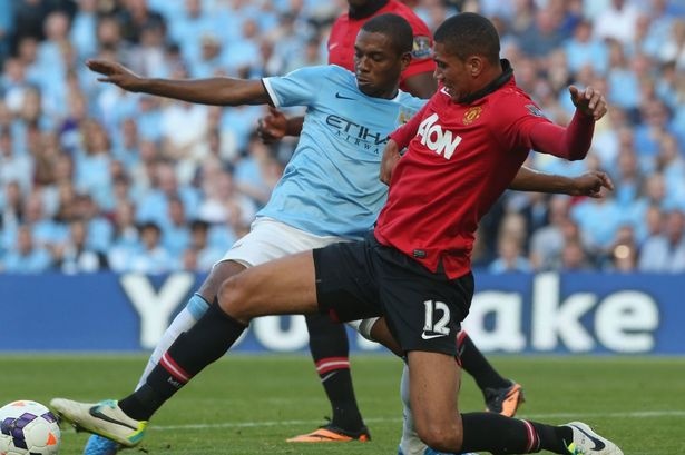 Sao Man City cuoi nhao M.U truoc derby hinh anh