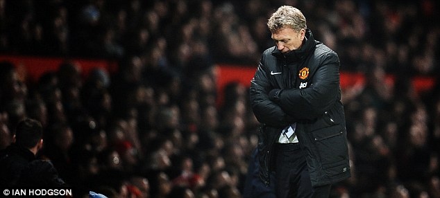 Fan M.U thue phi co keu goi sa thai Moyes hinh anh