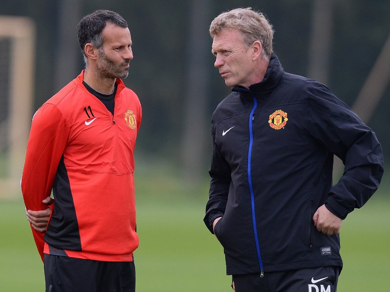 Giggs chỉ ra sân vỏn vẹn 1 trận trong năm 2014, làm dấy lên tin đồn rạn nứt với HLV Moyes. Ảnh Getty Images