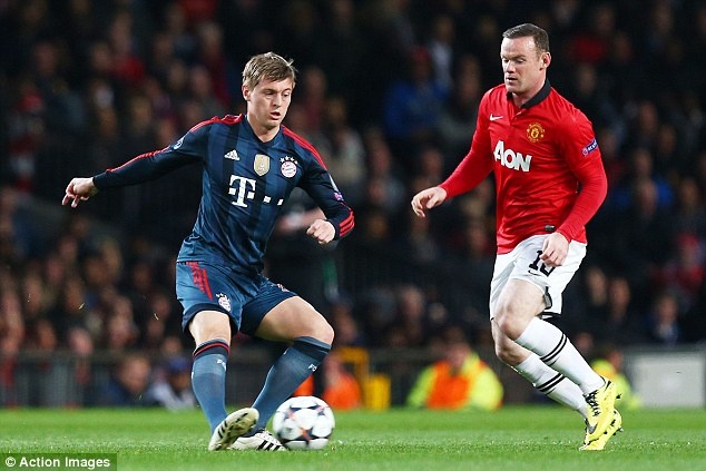 Phải hy sinh vai trò tấn công khiến Kroos có trận đấu mờ nhạt trước M.U. Ảnh Getty Images