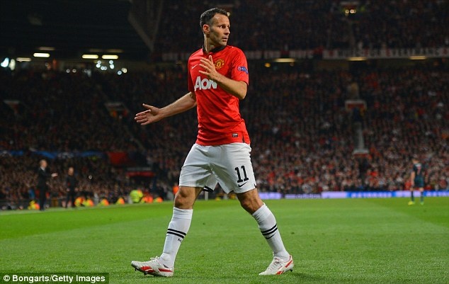 M.U không thể mãi đặt niềm tin vào một lão tướng đã 40 tuổi như Giggs. Ảnh Getty Images