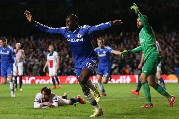 Demba Ba - nguoi Paris chinh hieu 'giet chet' PSG hinh anh