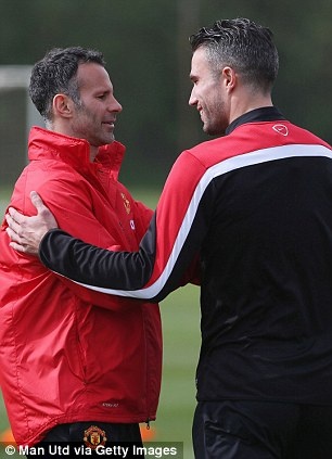 Van Persie lay long tan HLV truong M.U hinh anh