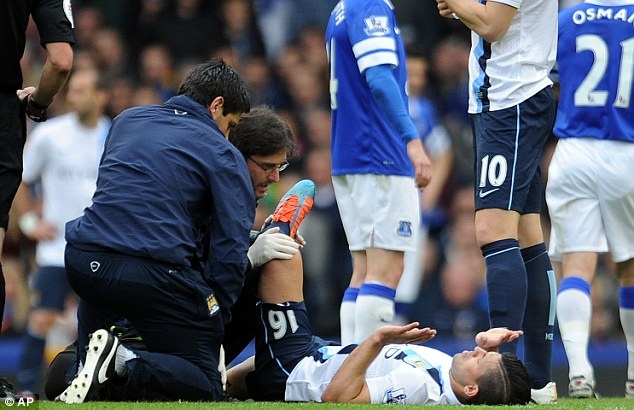 Man City nhan tin cuc xau dung luc nuoc soi lua bong hinh anh