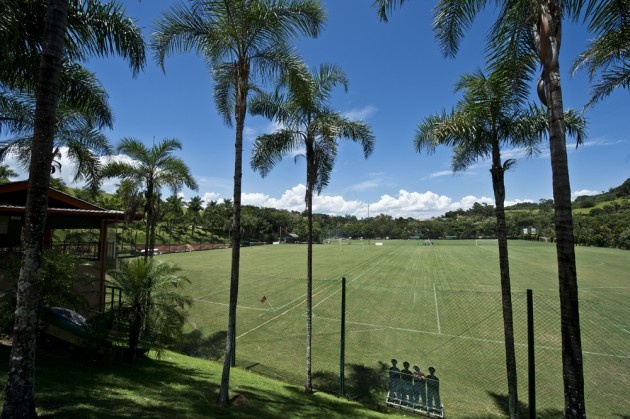 Giống ĐT Đức, Resort của ĐT Bờ Biển Ngà cũng là một trung tâm đào tạo bóng đá trẻ nên có điều kiện tập luyện tương đối tốt