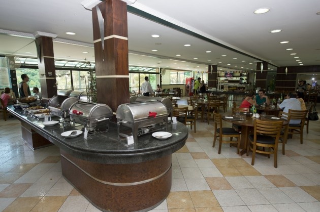 Dù khu Resort có khu ẩm thực nhưng ĐT Bờ Biển Ngà vẫn sẽ thực hiện chế độ ăn uống riêng