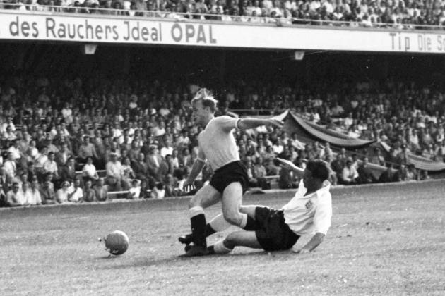 5 cuoc doi dau kinh dien giua Anh va Uruguay hinh anh