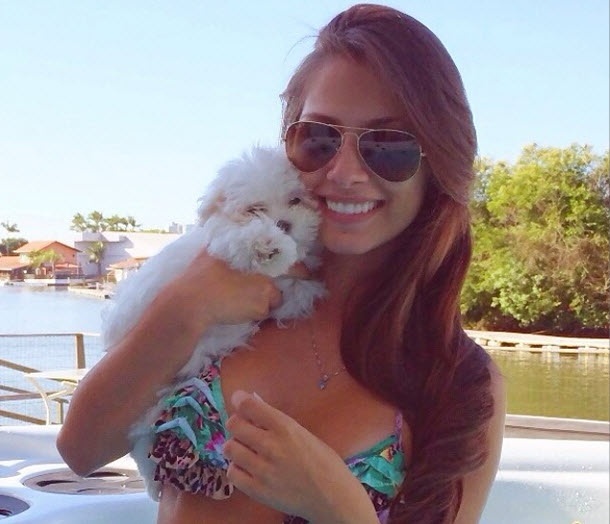 Tuy nhiên, cả Gabreilla Lenzi lẫn Neymar đều phủ nhận có mối quan hệ với nhau.