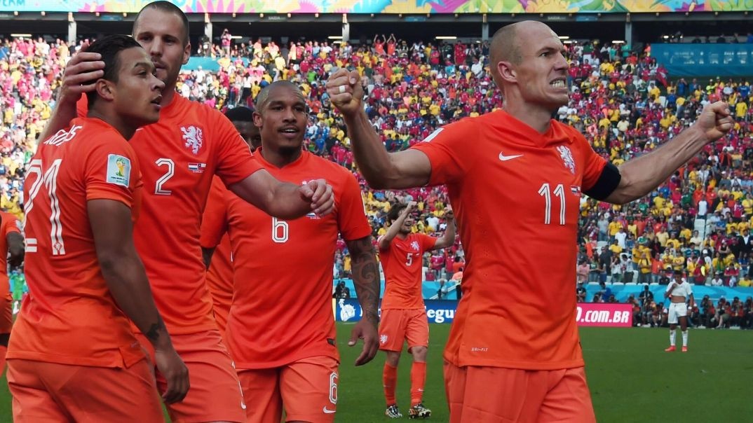 Hà Lan đã thi đấu phòng ngự phản công rất hiệu quả trong trận gặp Chile. Ảnh: ESPN.
