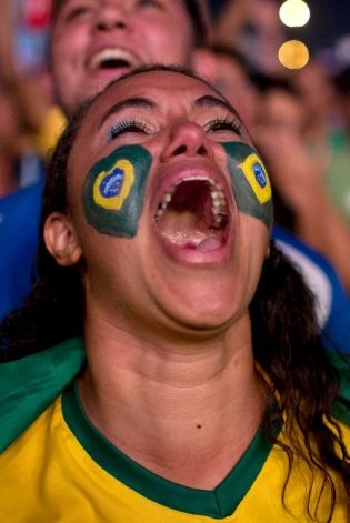 Khu Fan Fest tại Taquatinga cũng không kém phần sôi động.