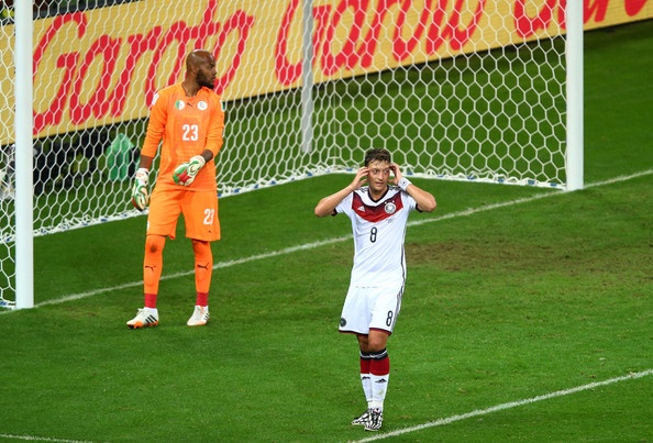 Rais M Bolhi (Algeria) xứng đáng có mặt trong danh sách này. Phong độ ấn tượng của Bolhi giúp ĐT Algeria lọt vào vòng knock out và chỉ chịu thua trước người Đức ở hiệp phụ