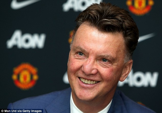 Giai ma nhung quyet dinh ky la cua Van Gaal tai M.U hinh anh