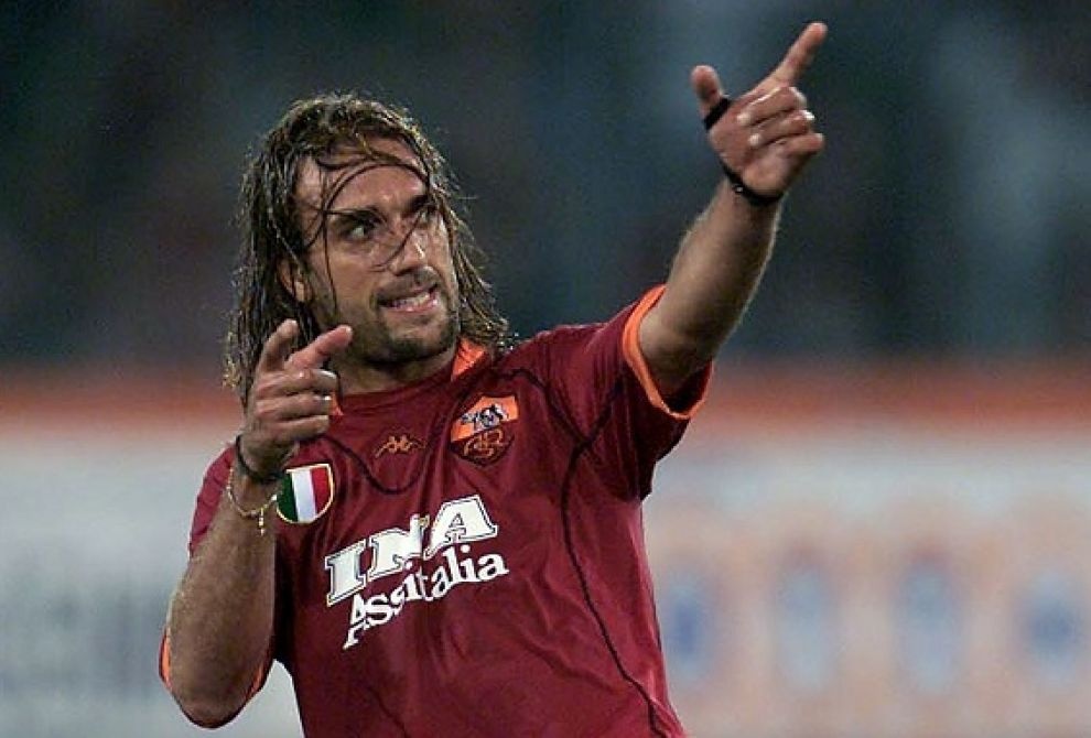 1. Gabriel Batistuta gia nhập AS Roma từ Fiorentina năm 2000 (31 tuổi) với mức giá 32,5 triệu euro.  Ảnh: AS Roma.
