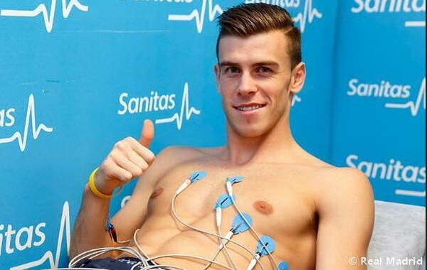 Gareth Bale khi kiểm tra y tế để gia nhập Real Madrid một năm trước không quá cơ bắp. Ảnh: Twitter.