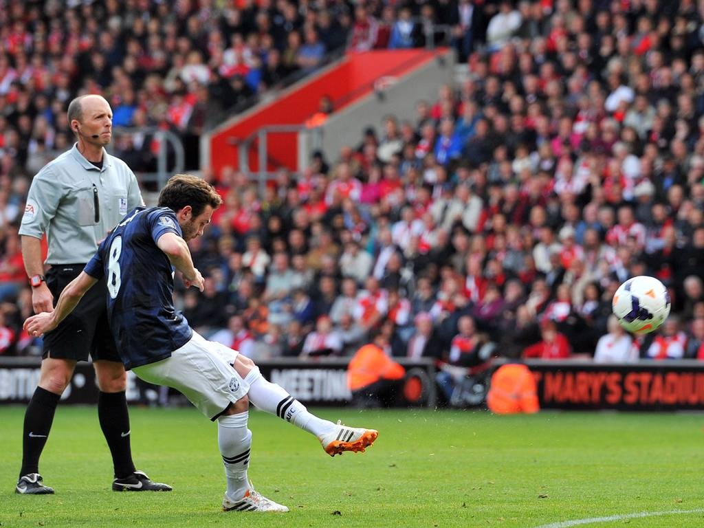 5. Juan Mata: Từ Chelsea tới Manchester United tháng 1/2014 (37,1 triệu bảng).