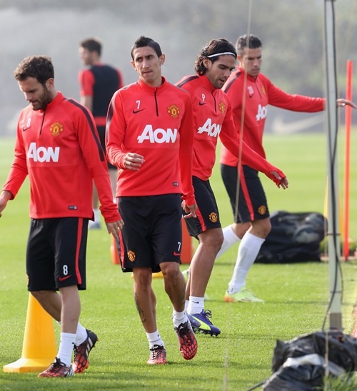 Bầu không khí tập luyện của các cầu thủ Man Utd diễn ra tương đối thoải mái.