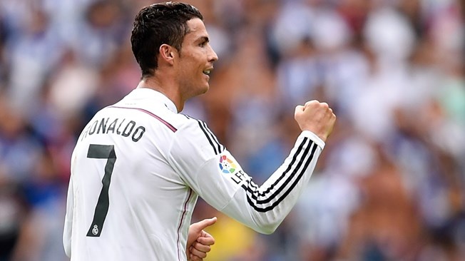 Ronaldo duoc ca tung voi hat-trick thu 23 cho Real Madrid hinh anh