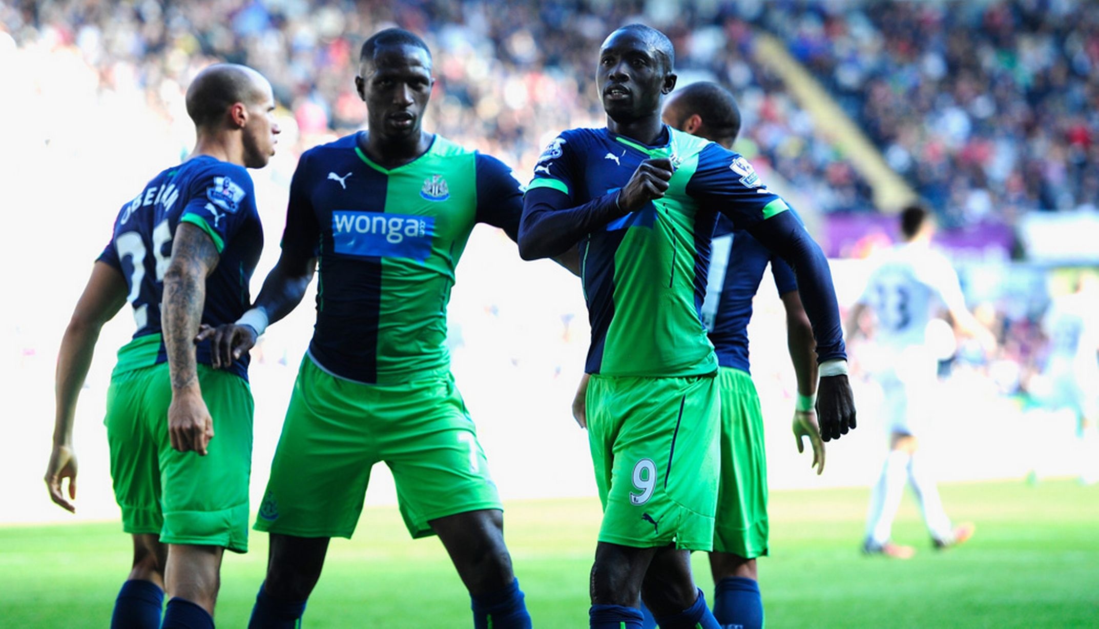 Tiền đạo - Papiss Cisse (Newcastle): Chính cú đúp của Cisse đã giúp Newcastle giữ lại được một điểm trước Swansea.