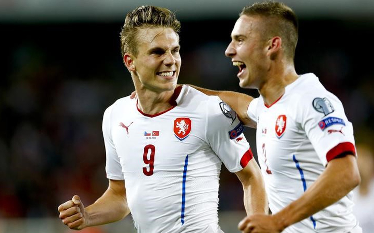 Tiền vệ phải -Borek Dockal (CH Séc): Ghi bàn trong cả hai chiến thắng trước Thổ Nhĩ Kỳ và Kazakhstan, Dockal là cầu thủ thi đấu nổi bật nhất của ĐT Séc tuần qua.