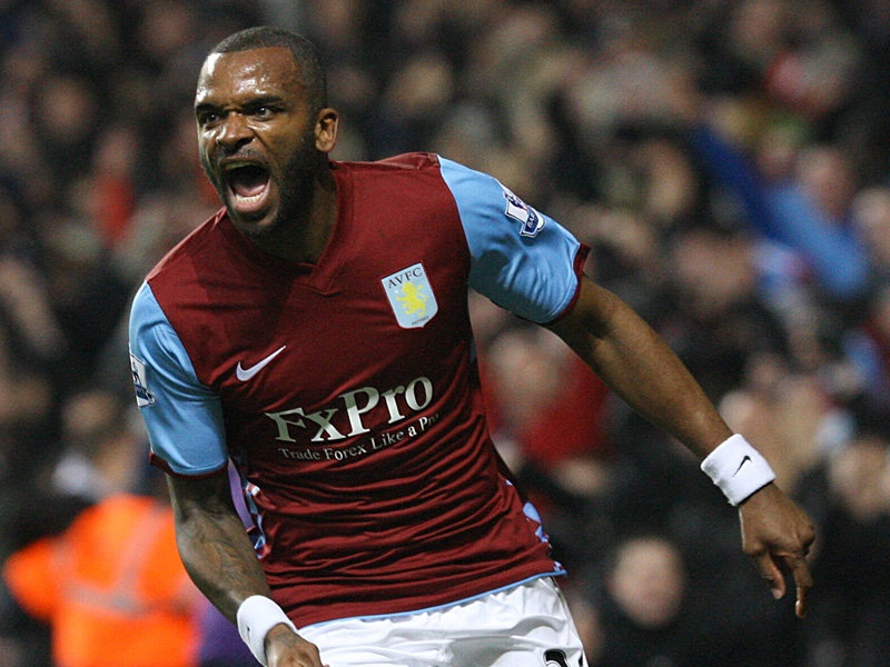 5. Darren Bent (Sunderland tới Aston Villa năm 2011, giá 24 triệu bảng): Mặc dù chịu chơi nhưng đây được đánh giá là bản hợp đồng không thành công của Aston Villa. Tính đến nay, Bent đã ghi được 25 bàn trên mọi đấu trường, nghĩa là Aston Villa phải trả gần 1 triệu bảng cho mỗi bàn thắng của Bent.