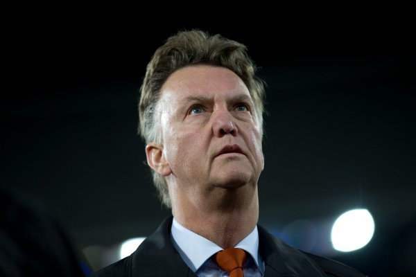 Rời Tây Ban Nha, HLV Van Gaal trở lại Ajax trong vai trò giám đốc kĩ thuật. Tại đây, Van Gaal đã gây ra bầu không khí căng thẳng trong nội bộ đội bóng khi can thiệp quá sâu vào vấn đề chuyên môn của HLV Ronald Koeman. Kết quả là sau này, Van Gaal phải từ chức.