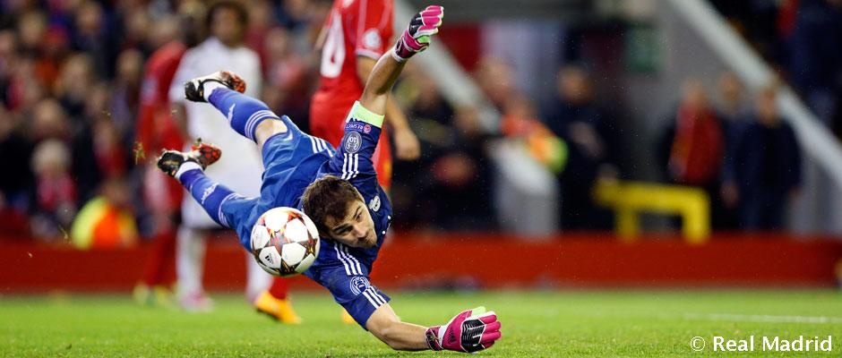 Casillas san bang ky luc cua Xavi tai Champions League hinh anh