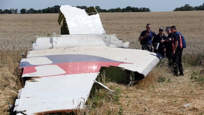 Nhom dieu tra vu MH17 thu thap chung cu bat chap giao tranh hinh anh