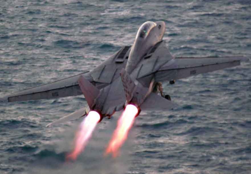 Vi sao may bay canh cup canh xoe bi that sung? hinh anh