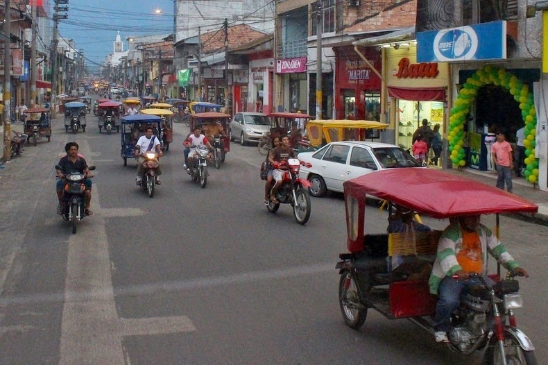 Iquitos là thành phố lớn nhất thế giới với 42 triệu dân không thể tiếp cận bằng đường bộ, chỉ đến bằng đường không hoặc đường thủy.