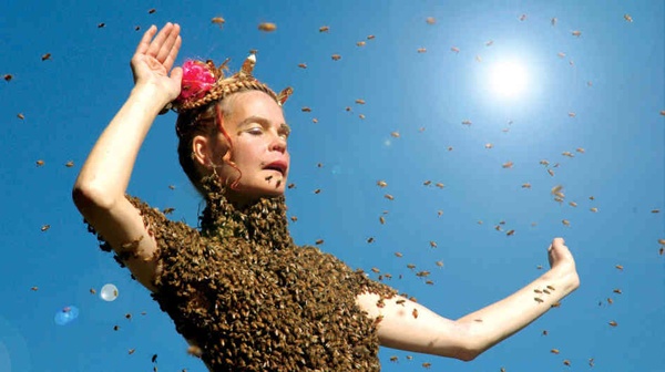 Man khieu vu cung ong cua Oregonian Sarah Mapelli hinh anh