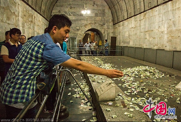 Tien rai day trong lang mo vua doi Minh, Trung Quoc hinh anh