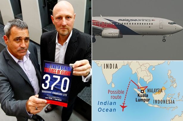 Ewan Wilson và Geoff Taylor đồng phát hành cuốn sách “Goodnight Malaysia 370”. Ảnh: Mirror