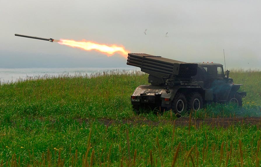 Xem rong lua BM-21 pho dien suc manh hinh anh