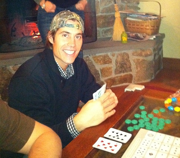 Nha bao bi hanh quyet mong duoc tha de du dam cuoi em gai hinh anh