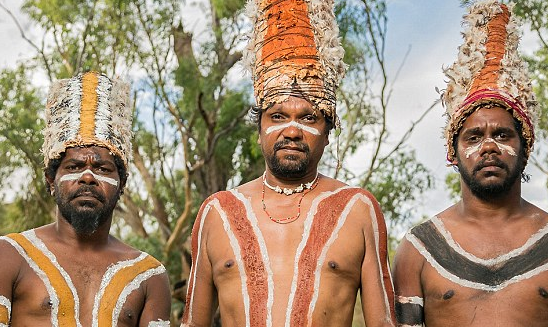 Chuyen hanh huong cua tho dan Australia hinh anh