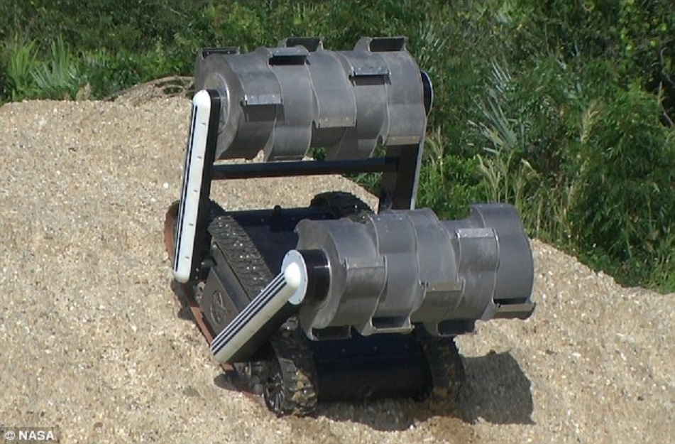 Robot Rassor có khả năng thu thập tài nguyên từ bề mặt hành tinh. Ảnh: NASA